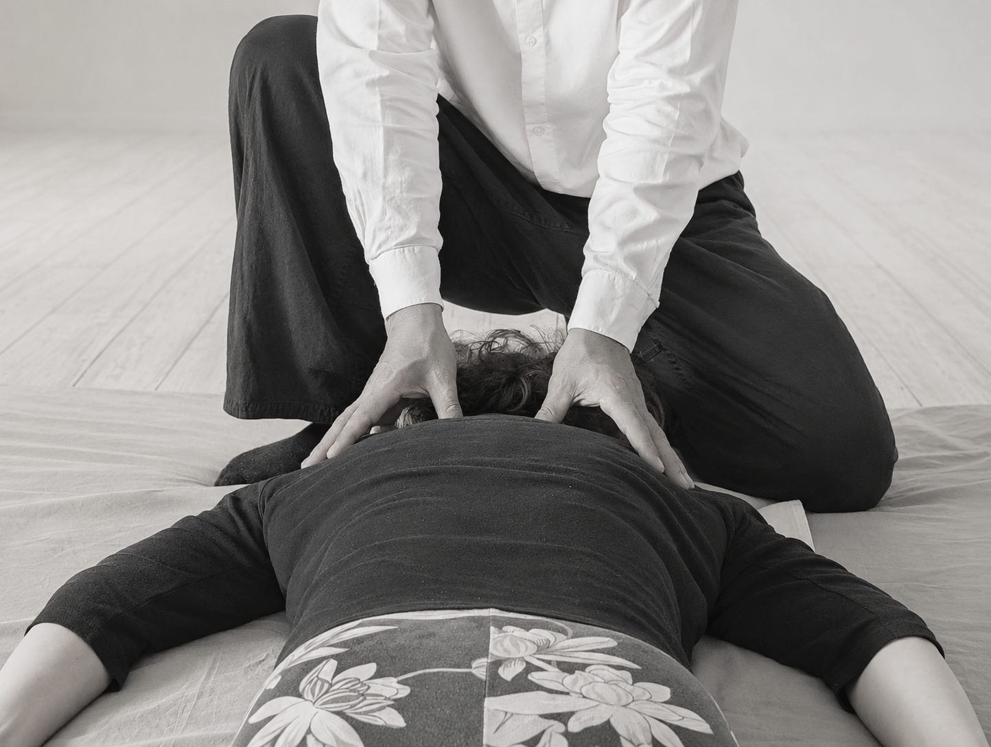 Shiatsu-Behandlung in der Praxis Lhundup in St. Gallen — Körpertherapie zur Entspannung und Regeneration